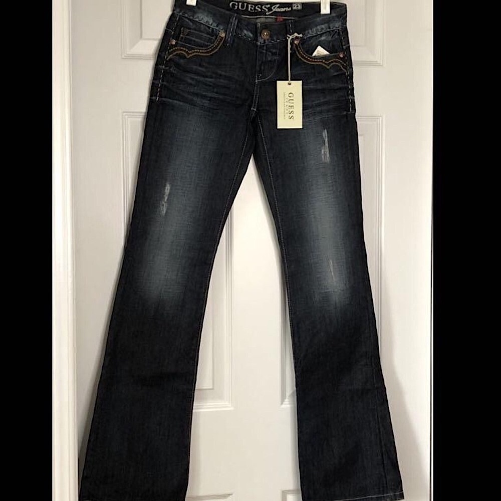 24x33 🆕 GUESS Jeans low rise flare w/ butterfly pockets